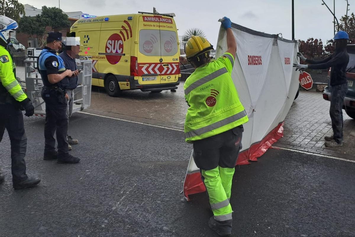 Rescatan a un trabajador tras sufrir una caída en una obra en Arrecife.