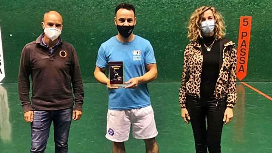 José Juan Cuesta, del Club Frontenis Abrera, campió del Masters de Frontennis Olímpic de Catalunya | AJUNTAMENT D’ABRERA