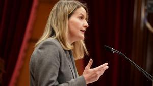 La consellera de Drets Socials, Mònica Martínez Bravo, durante su intervención en el Parlament