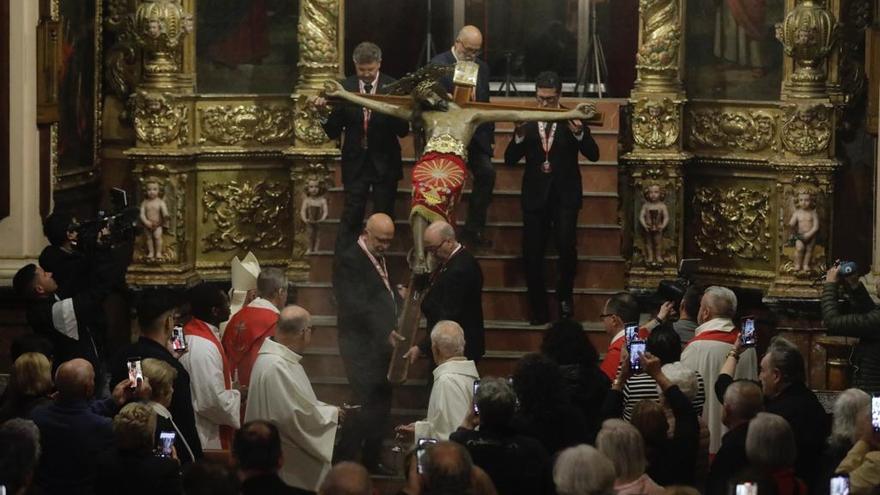 (VÍDEO) Semana Santa en Mallorca 2023 | Davallament del Crist de la Sang en Palma: &quot;Es algo sobrenatural llevar el Crist de la Sang y un honor incomparable&quot;