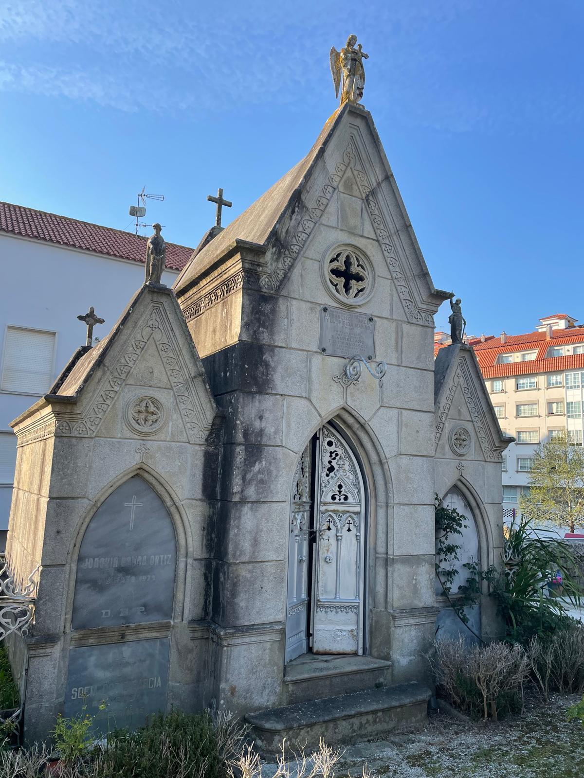 Panteón de los García Mariño, en Cangas Panteón de los García Mariño, en Cangas
