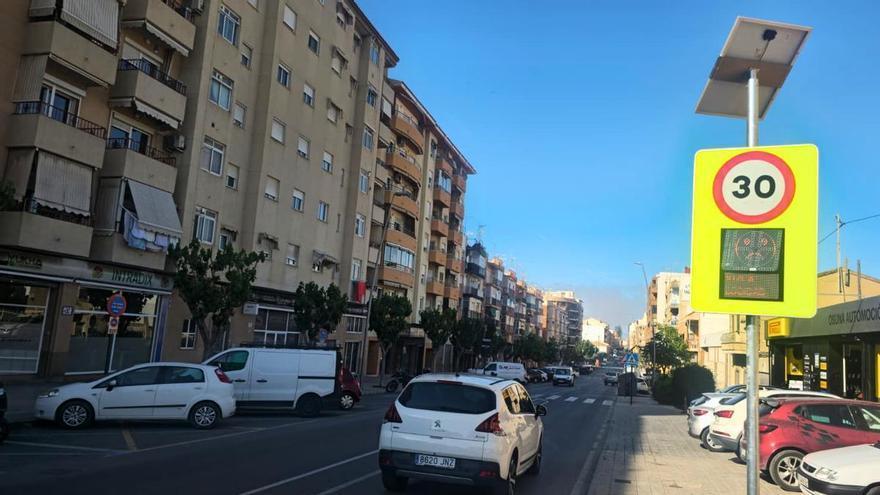 La Vila aposta per controlar la velocitat: radars pedagògics i passos de vianants intel·ligents per a la seguretat viària