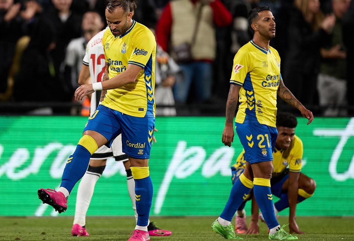 La desesperación de Viera y Jesé, tras caer ante el Castellón, que ayer se impuso al Dépor.