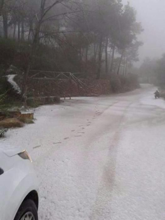 Acceso al mirador de Rebalsadors en Serra.