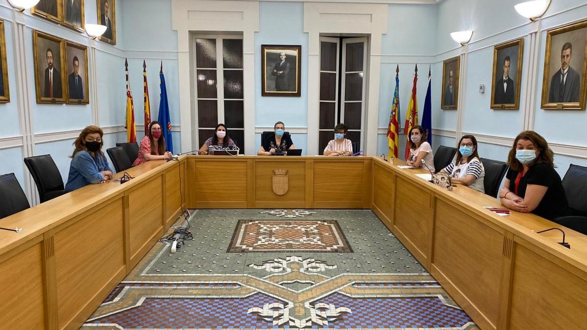 La reunión constitutiva en el Ayuntamiento de Crevillent.