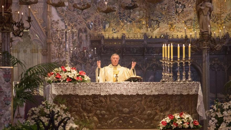 El obispo de Mallorca presenta su renuncia al Papa Francisco pero confía en que tendrá prórroga