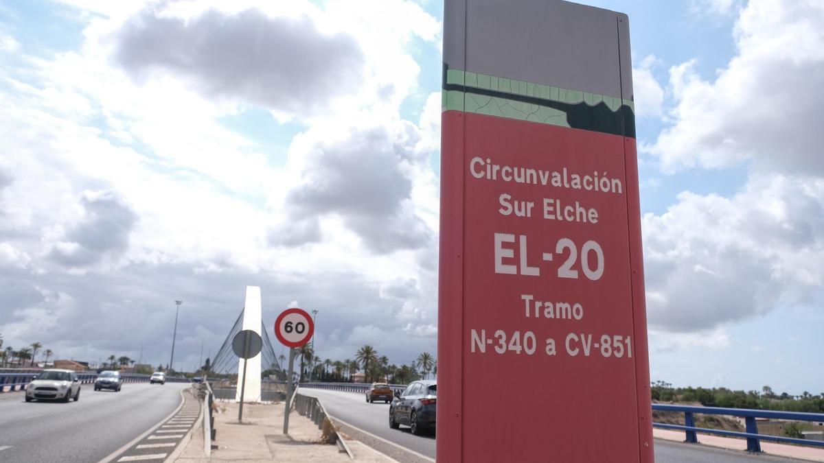 El último tramo de la primera fase de la Ronda Sur, poco antes de la rotonda que debe enlazar con la segunda parte del vial proyectado.