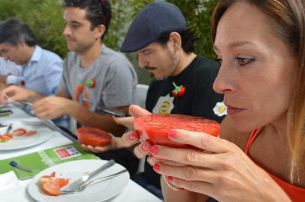 El mejor tomate 'huevo de toro' alcanza los 2.700 euros