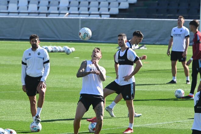 Galería | Entrenamiento del CD Castellón en el SkyFi Castalia