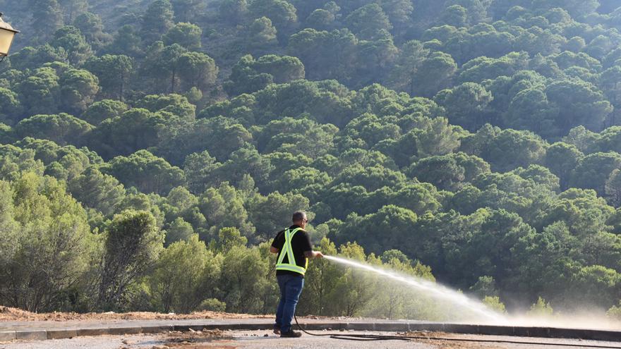 Alhaurín de la Torre recuerda la prohibición de ir a Jarapalos, afectado aún por el incendio