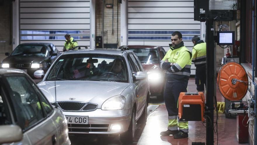 El detalle que muchos conductores pasan por alto y que te puede impedir pasar la ITV