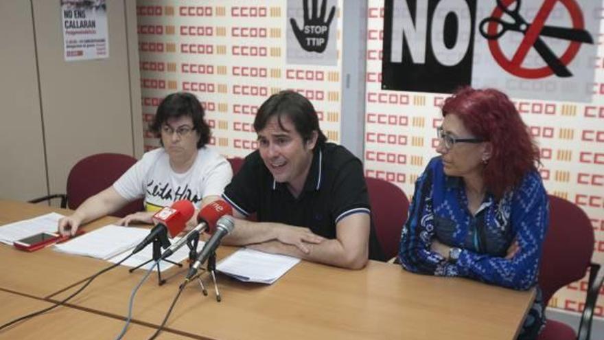 Un momento de la rueda de prensa ayer en Comisiones.