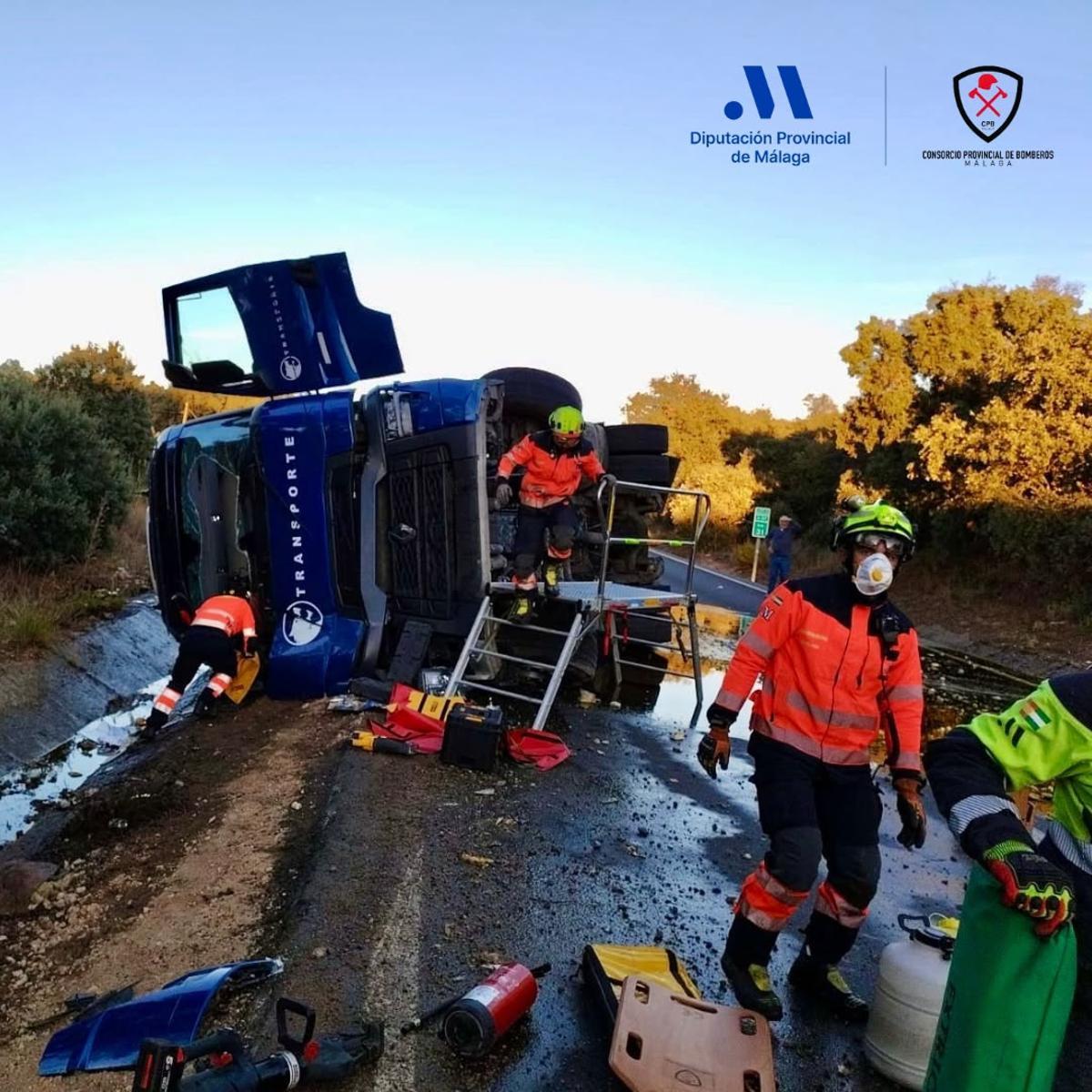 Un tercer camionero herido en Ronda, tras volcar en la A-367