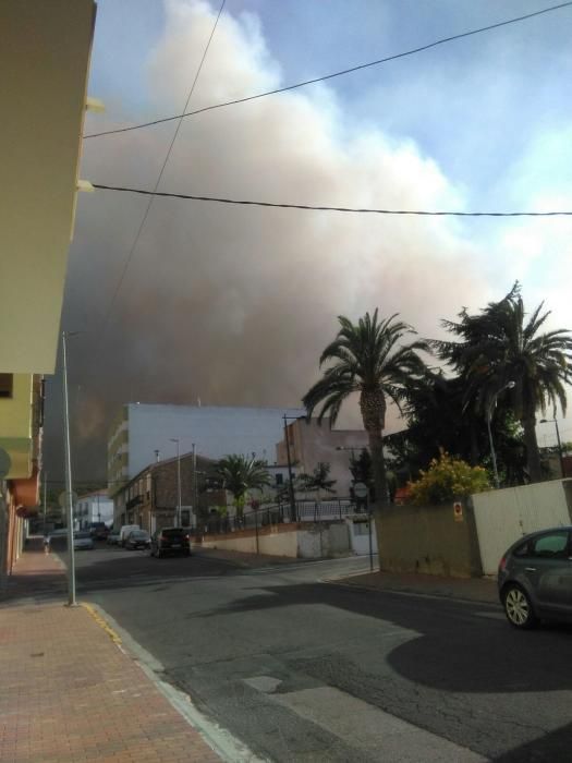 Un incendio amenaza la Calderona en Gátova