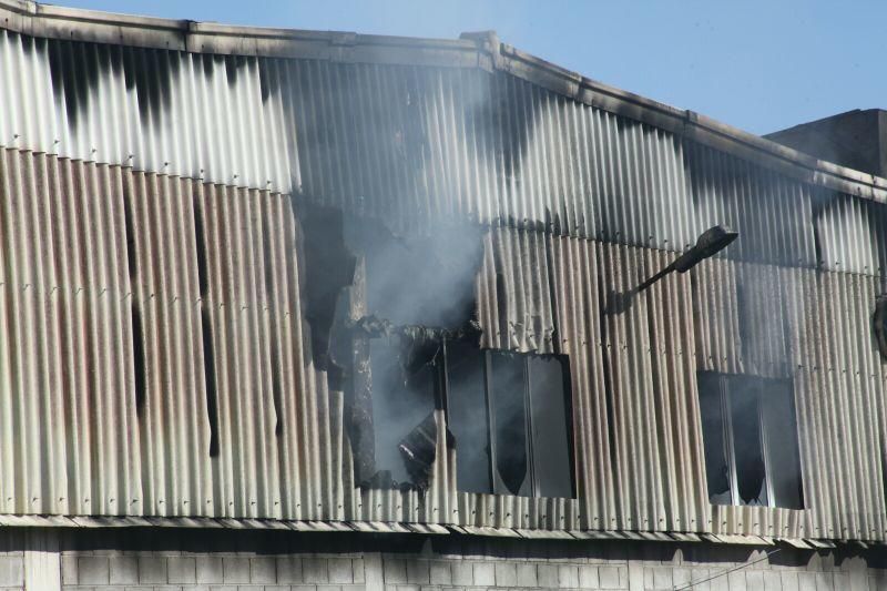 Arde una nave de curtido de pieles en Lorca