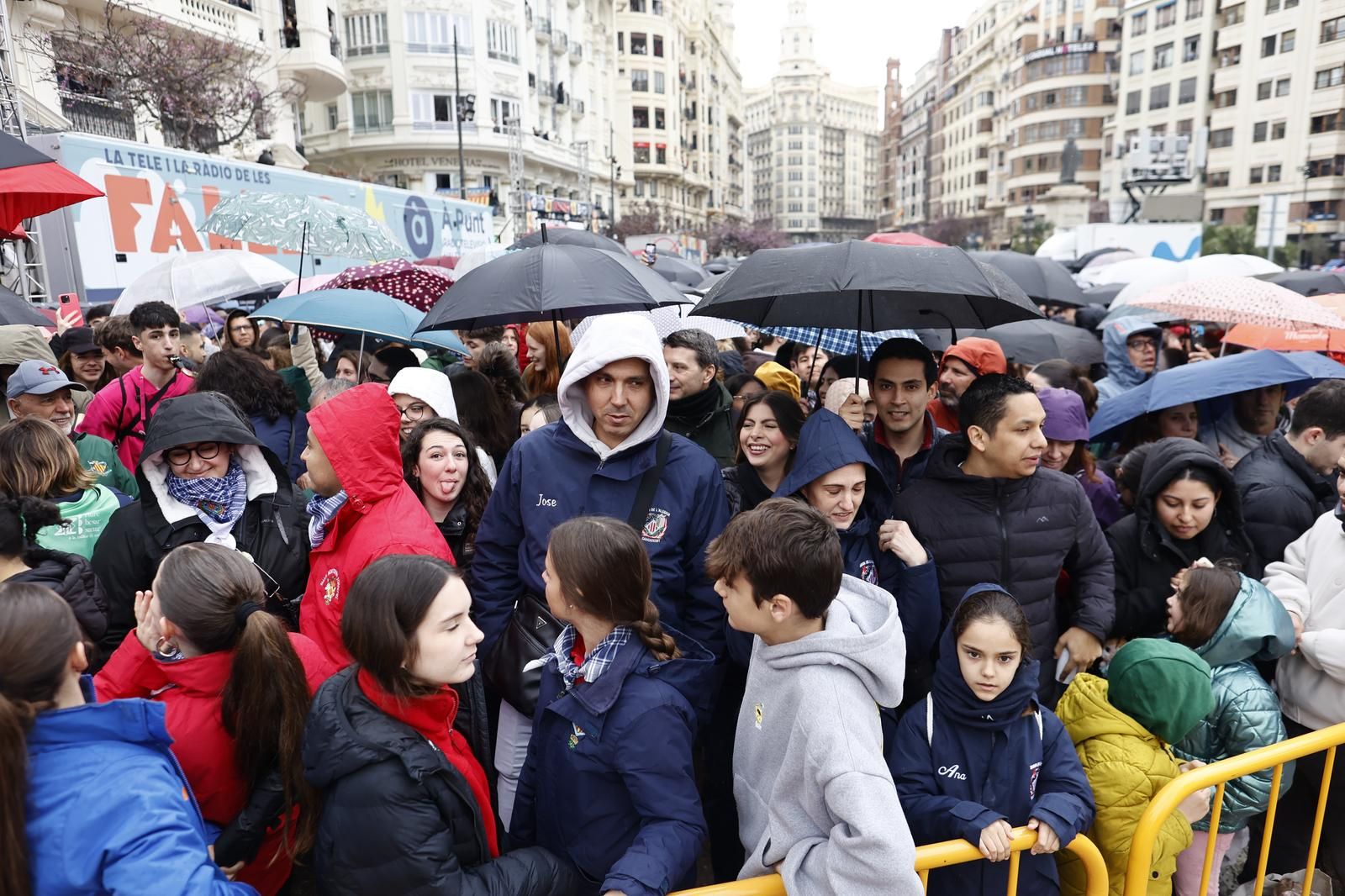 Búscate en la mascletà del viernes 14 de marzo