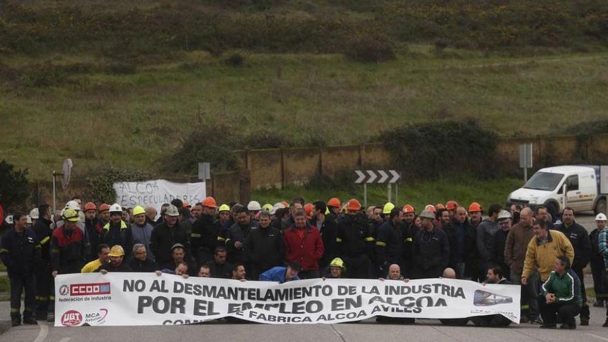 Trabajadores de Alcoa, en una de las concentraciones del año pasado.