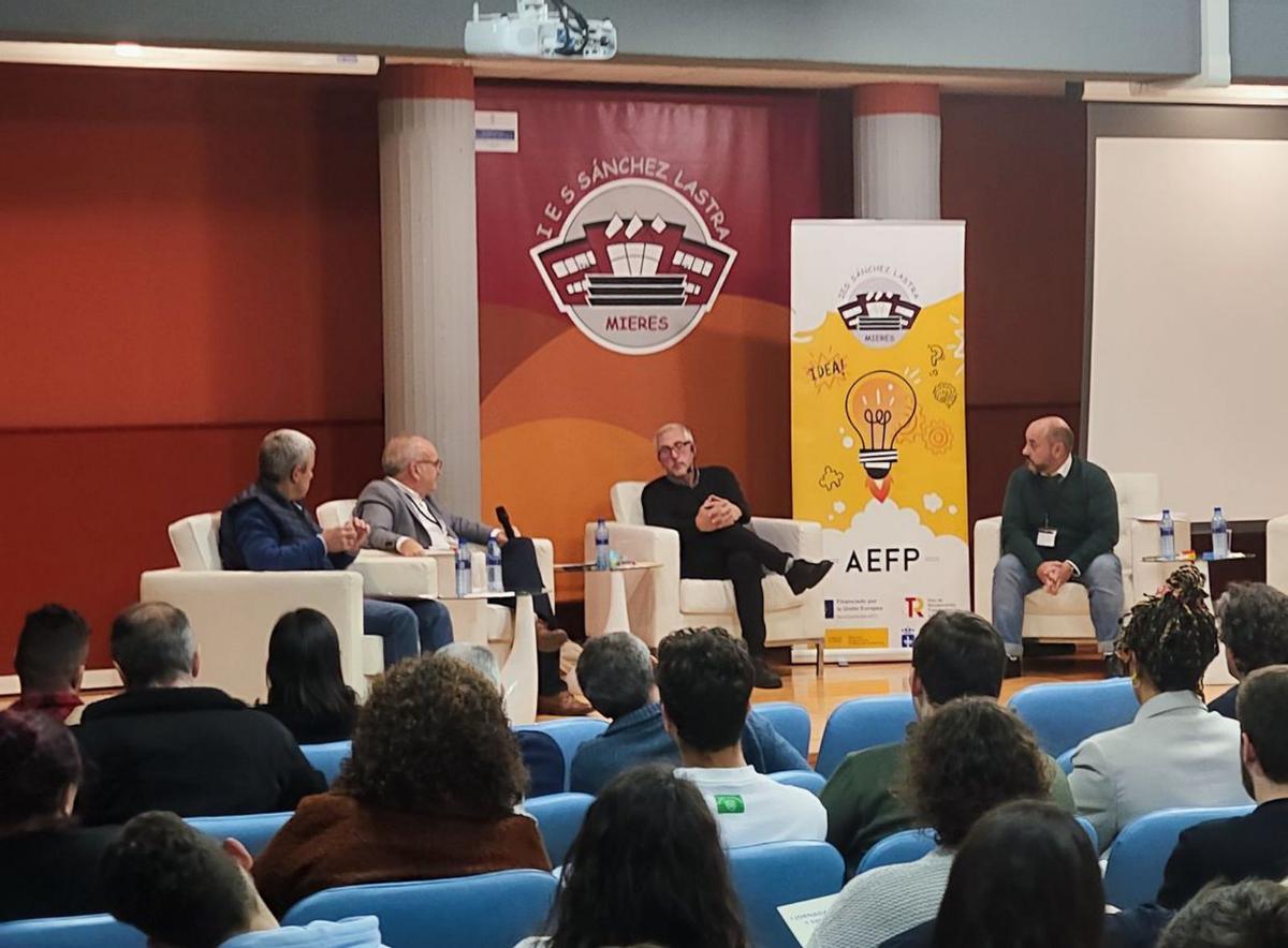 Los caminos hacia el empleo desde la FP: "formación continua" y "actitud positiva"