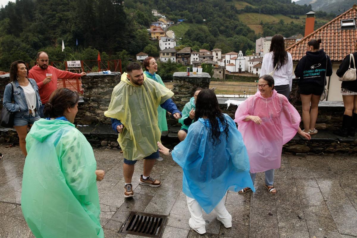 El día en que la Descarga de Cangas se aplazó por la tormenta