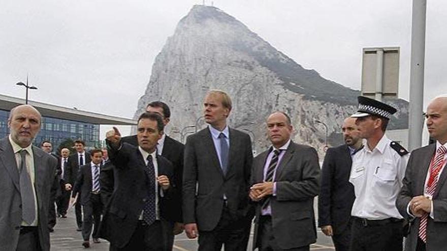 Los inspectores de la UE, en Gibraltar.