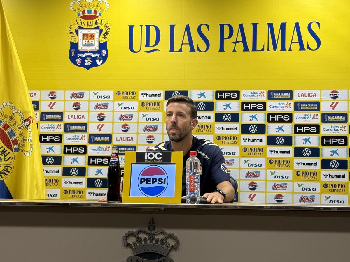 Luis García Fernández, esta mañana, en la sala de prensa de Barranco Seco.