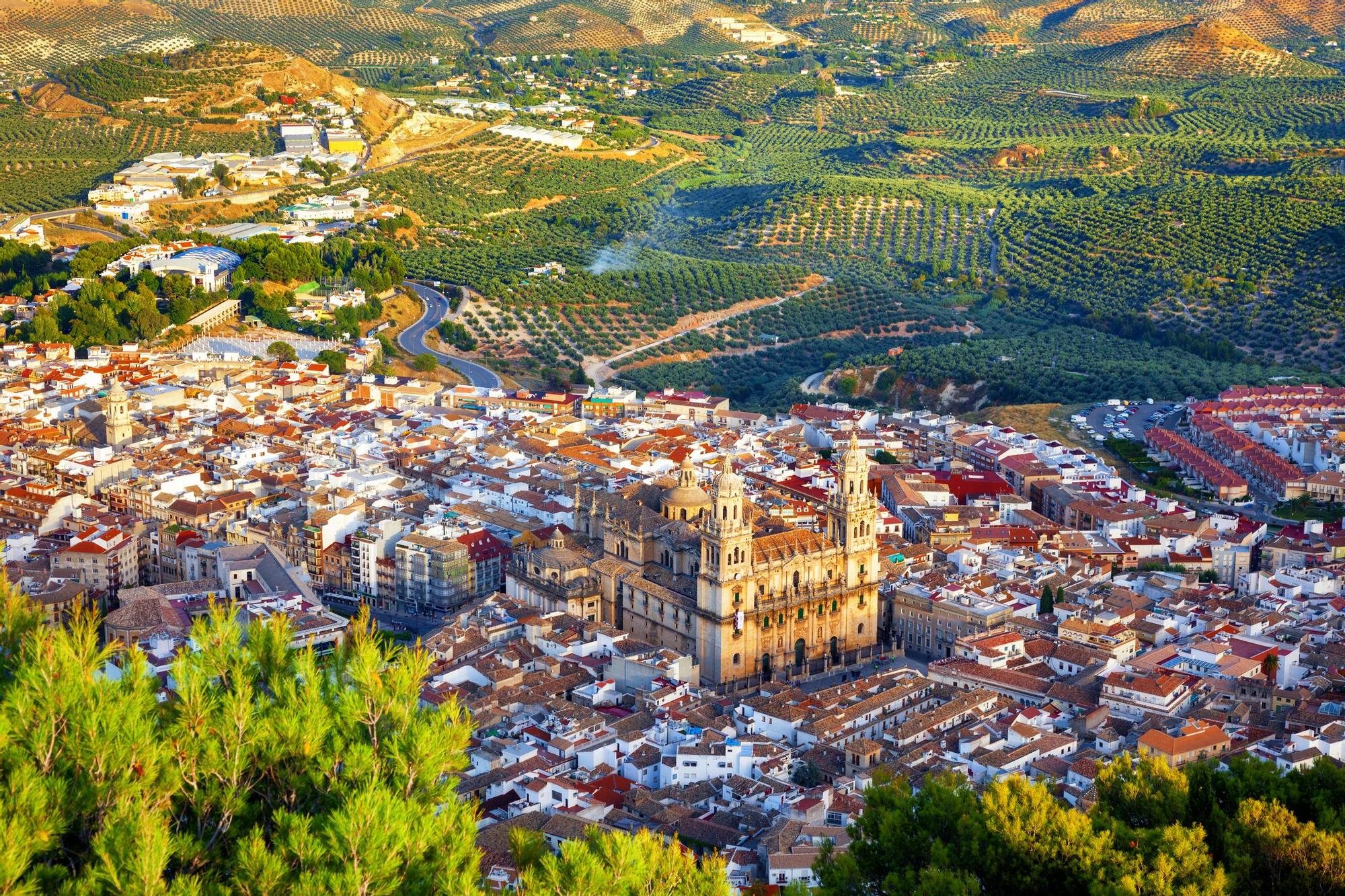 Una visita imprescindible si quieres reunir gastronomía, historia y un paisaje rural que te dejará completamente enamorado