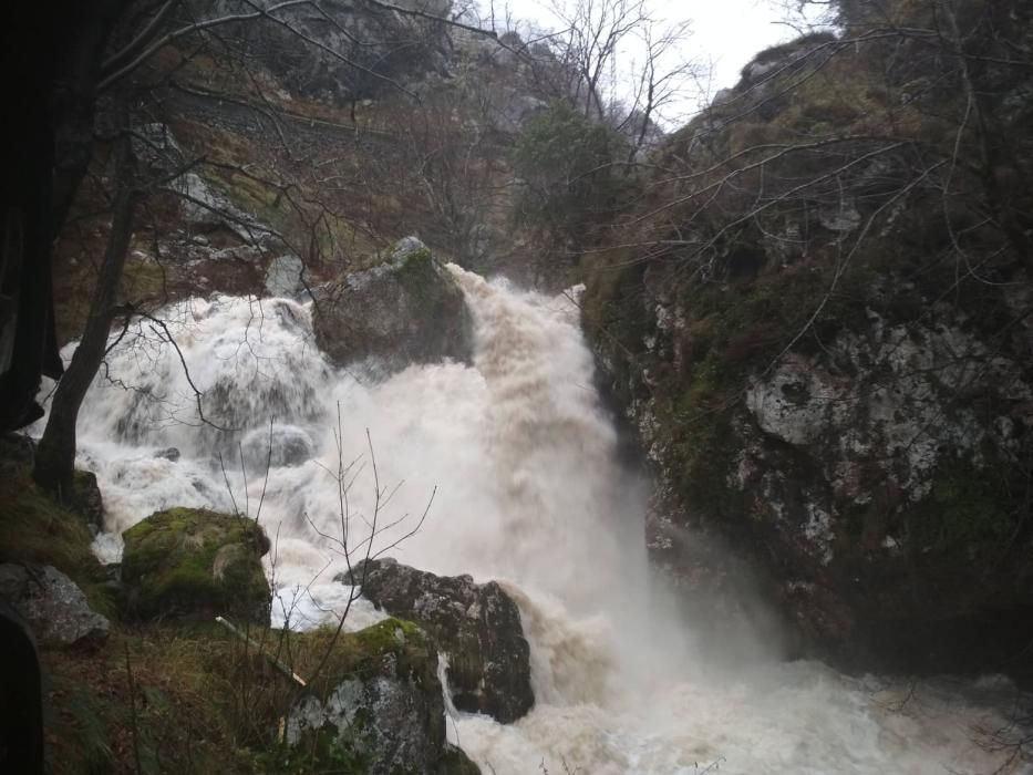 El río Duje en las inmediaciones de Tielve