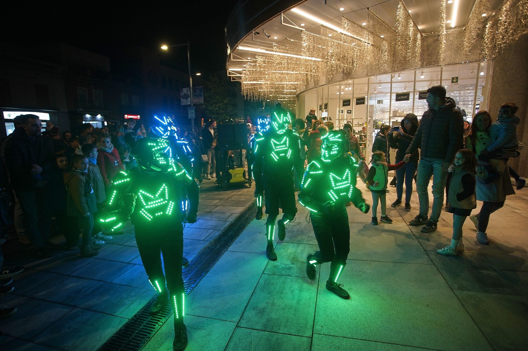 Les imatges de l'obertura de les llums de Nadal al Corte Inglés de Girona