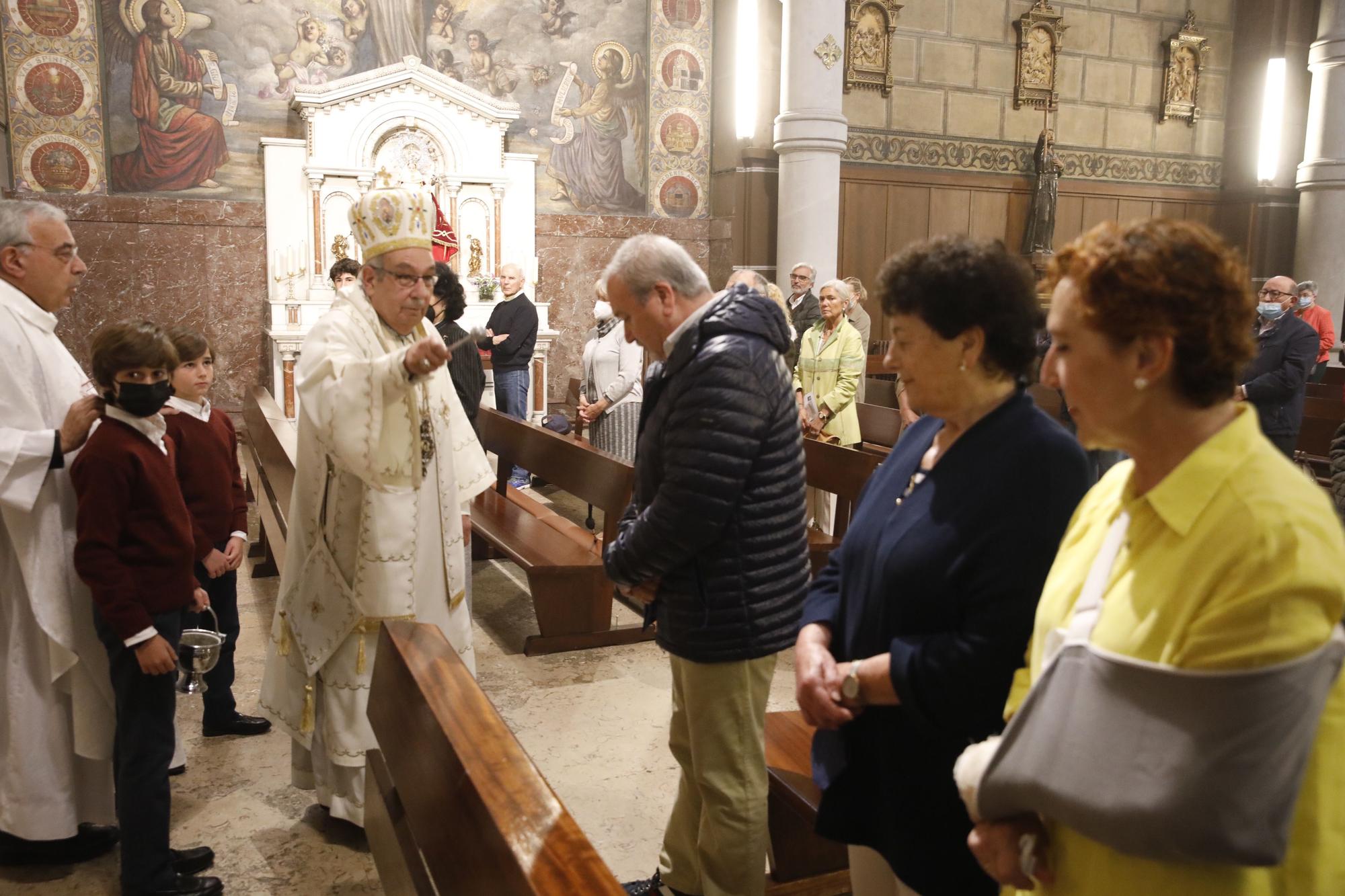 EN IMÁGENES: Así fue la misa con el arzobispo de Homs en la Iglesiona de Gijón