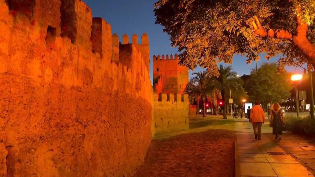 Vídeo | La Muralla de la Macarena se ilumina de rojo y amarillo por la final del Mundial de Fútbol