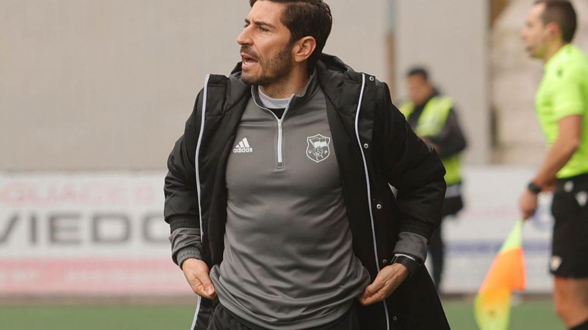 Javi Vázquez, entrenador del UP Langreo. | Miki López