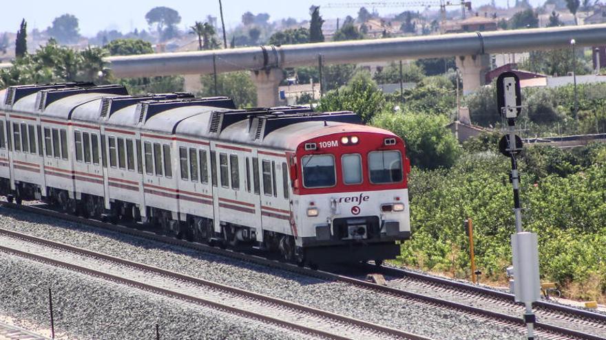 El Consell exige a Fomento explicaciones por el desplome de la inversión en las cercanías ferroviarias