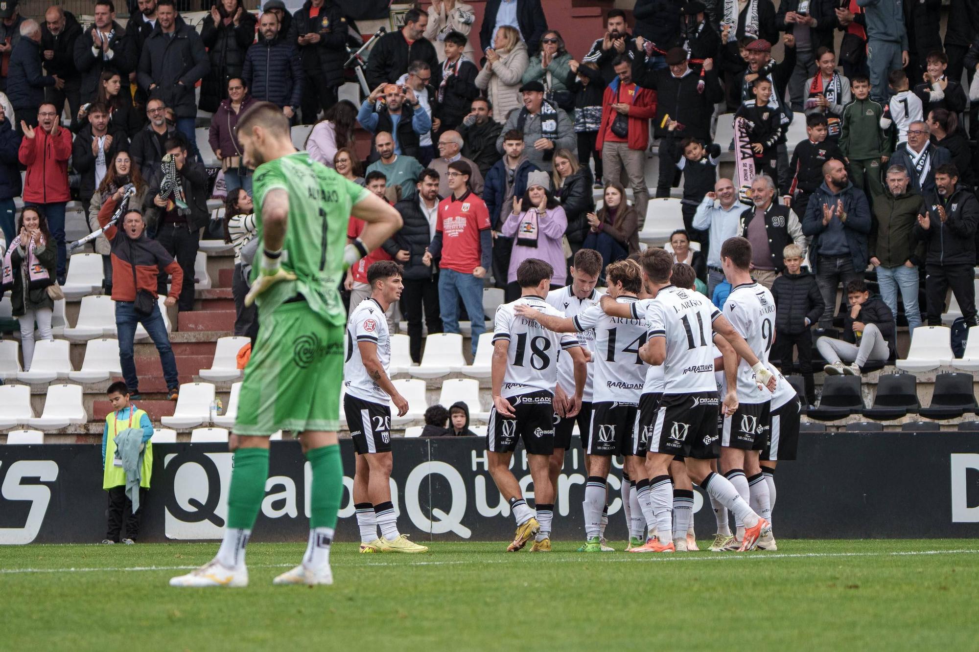 FOTOGALERÍA | Las mejores imágenes del partido Mérida-Orense