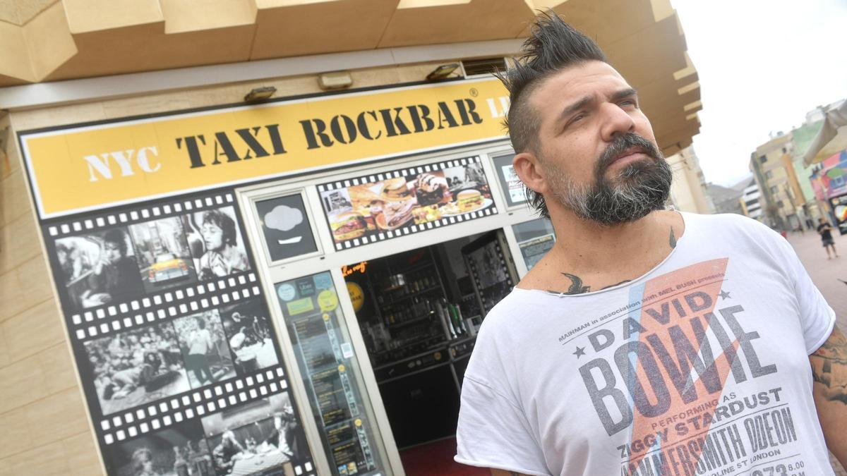 El emblemático NYC Taxi Rock Bar revive la música en directo en la orilla de Las Canteras con tres conciertos el sábado 25 de julio