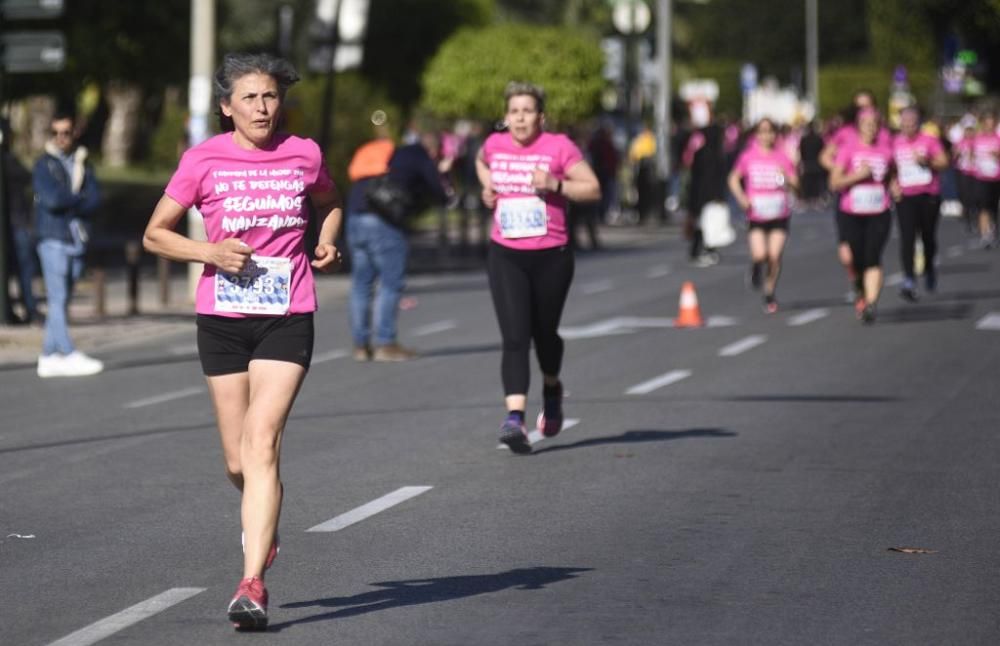 Ambiente en la V Carrera de la Mujer de Murcia