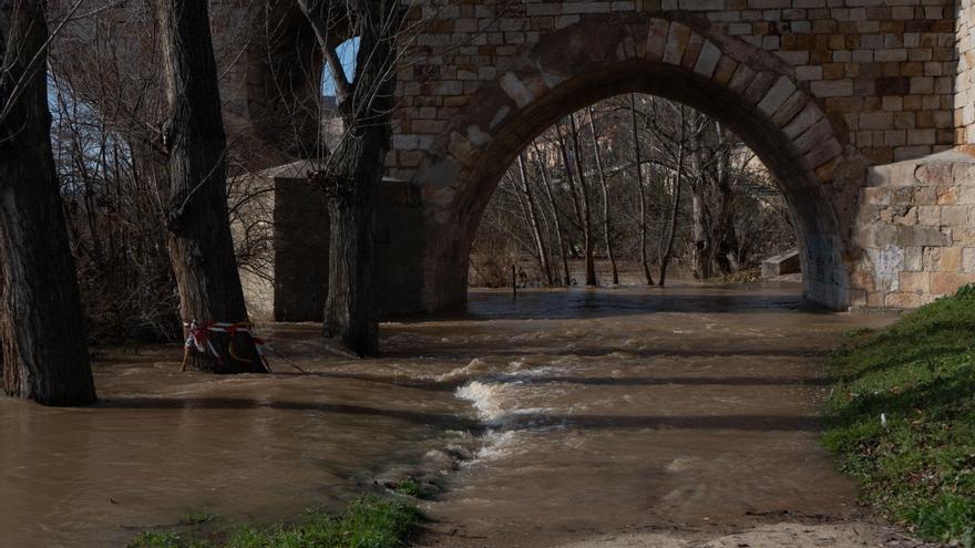 El río Duero llega crecido a Zamora capital: 700 metros cúbicos y 1,67 metros de altura