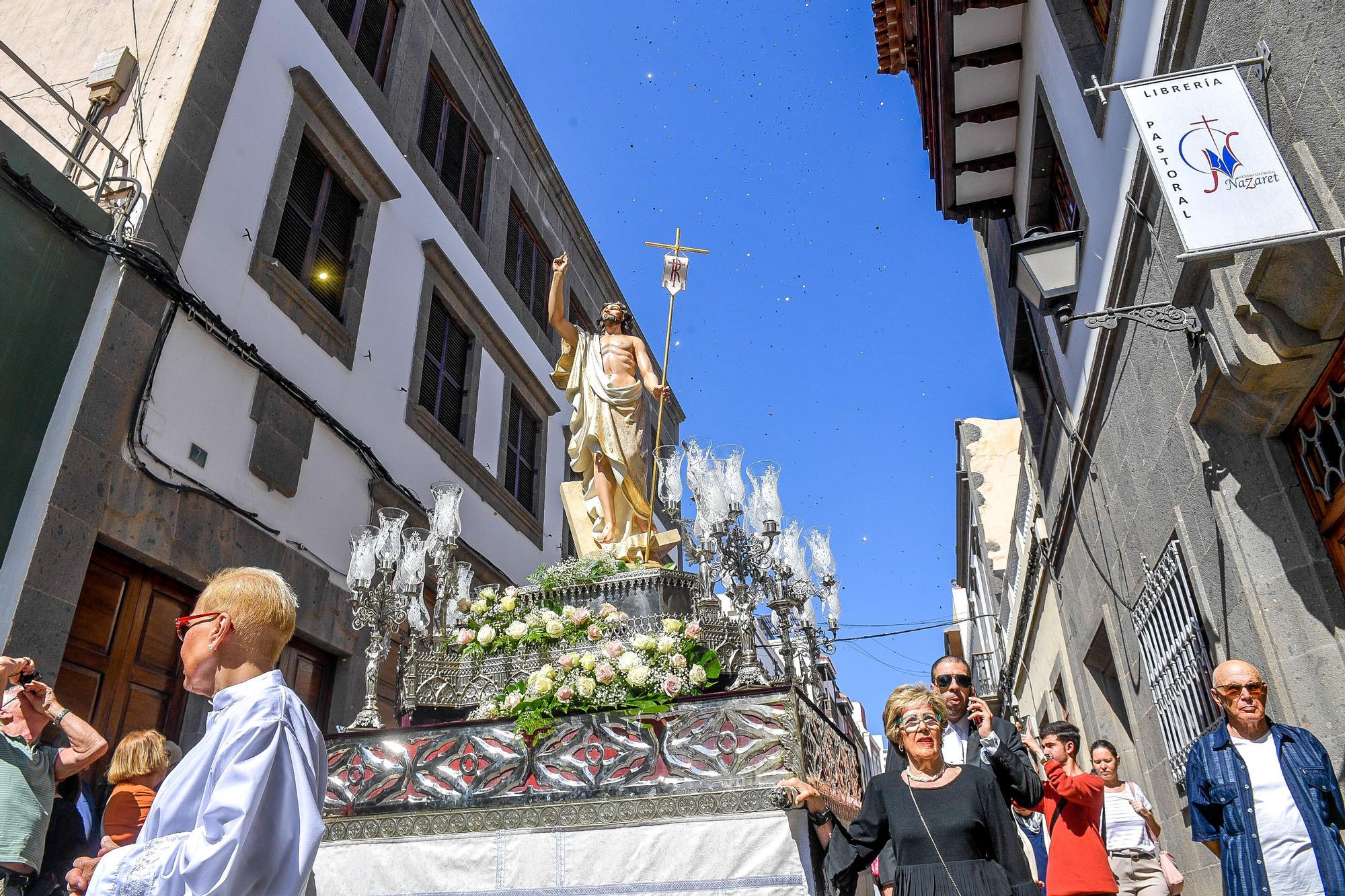 Procesión del Cristo Resucitado con salida desde laParroquia de Santo Domingo