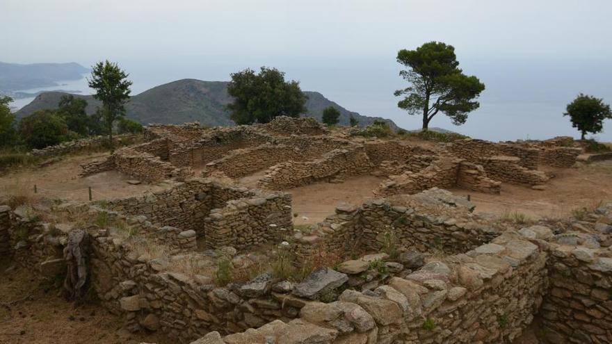 Excavacions a Santa Creu de Rodes posen al descobert noves estructures de cases