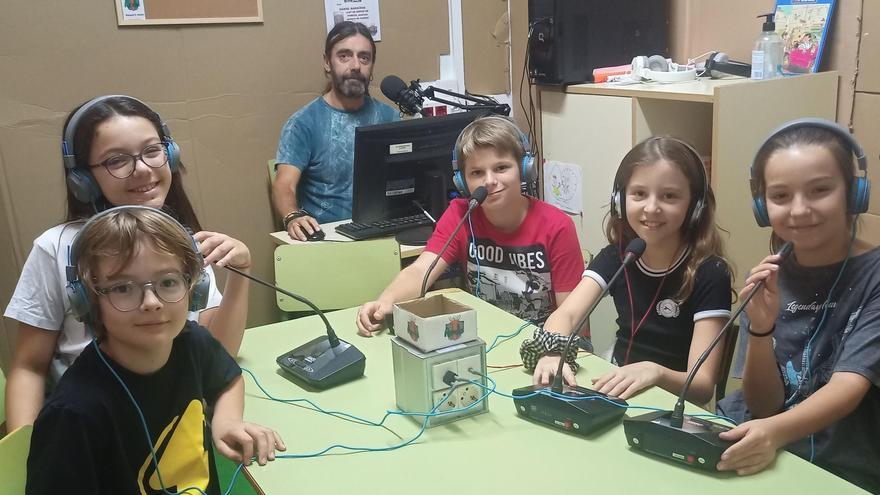 Una radio en el colegio: La voz de los niños se oye en Castelló