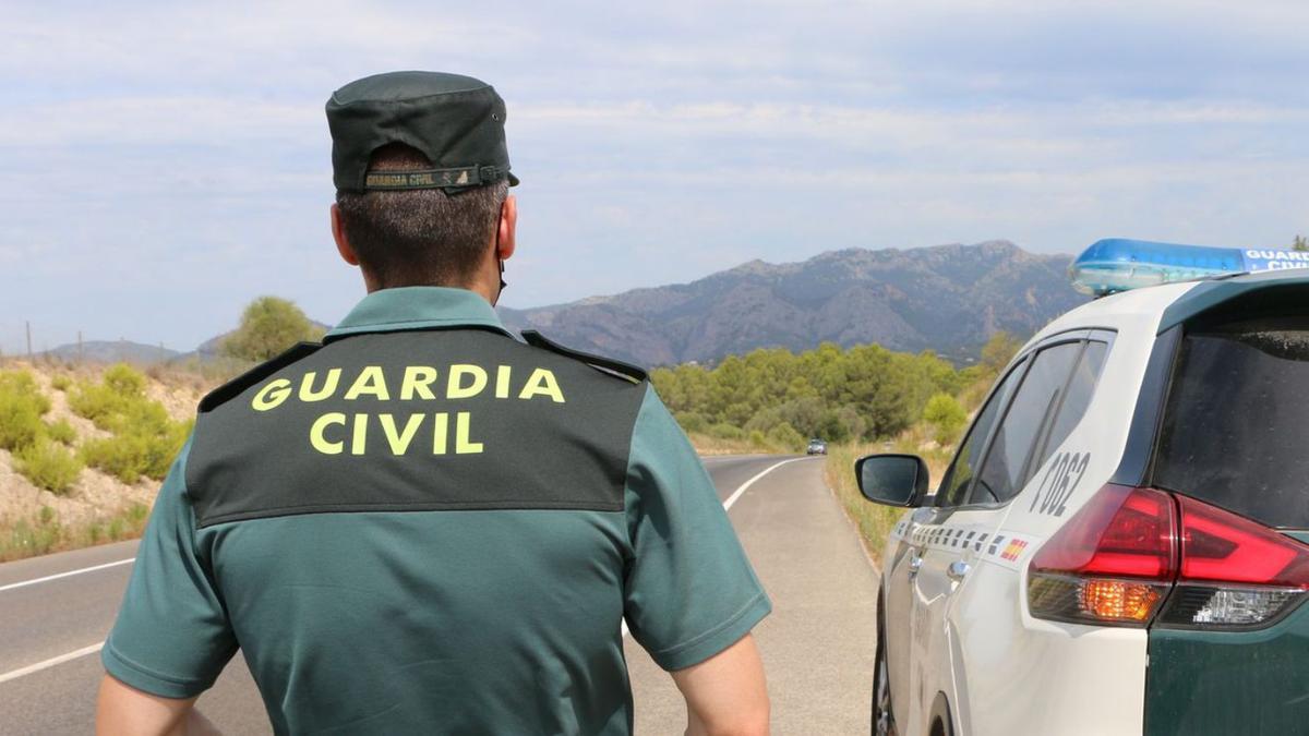 La Guardia Civil buscaba ayer a los autores de los dos atracos a mano armada. | GUARDIA CIVIL