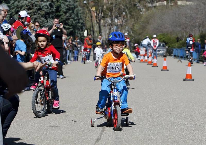 Fotogalería de la charla de Alberto Contador a niños en Zaragoza