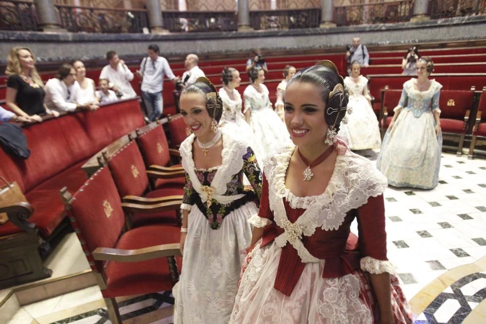 Las candidatas a fallera mayor ensayan la Proclamación y la Crida