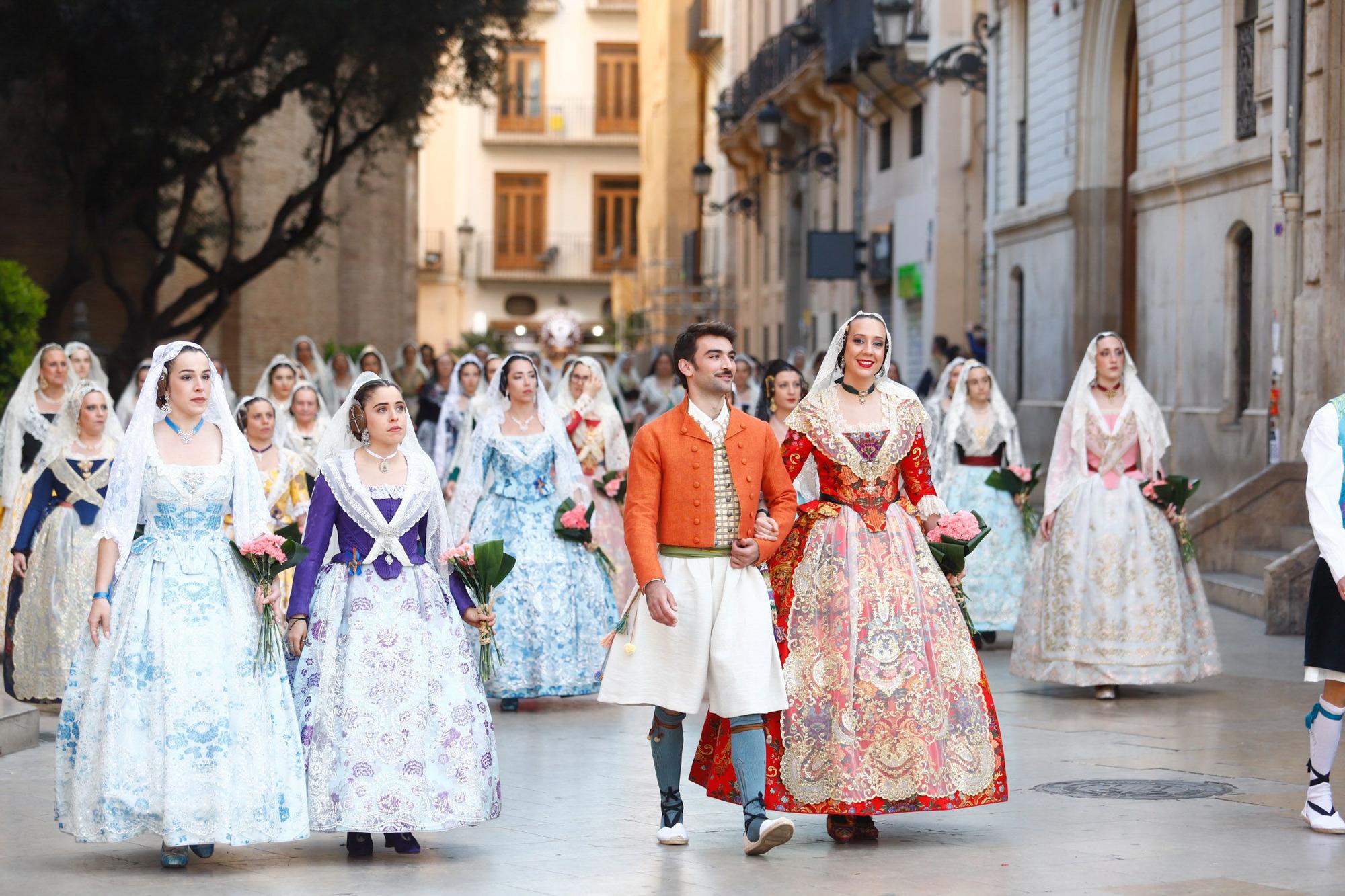 Búscate en el primer día de la Ofrenda en la calle San Vicente entre las 17:00 y las 18:00