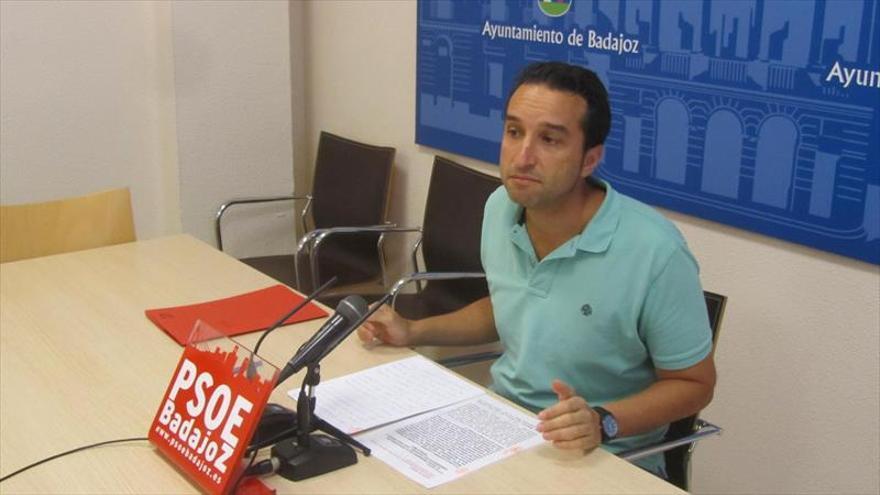 El PSOE pide que el ayuntamiento se sume al plan contra el camalote