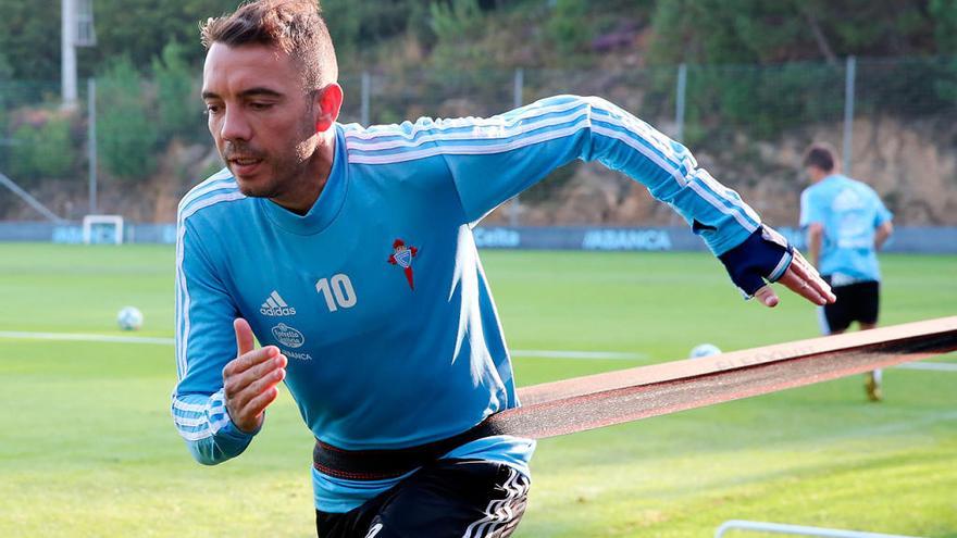 Iago Aspas en el entrenamieno de A Madroa