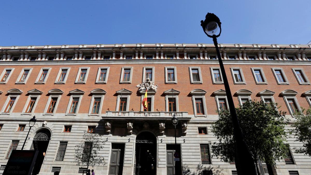 El déficit público se reduce a 4.310 millones en el primer trimestre, un 31,2 % menos