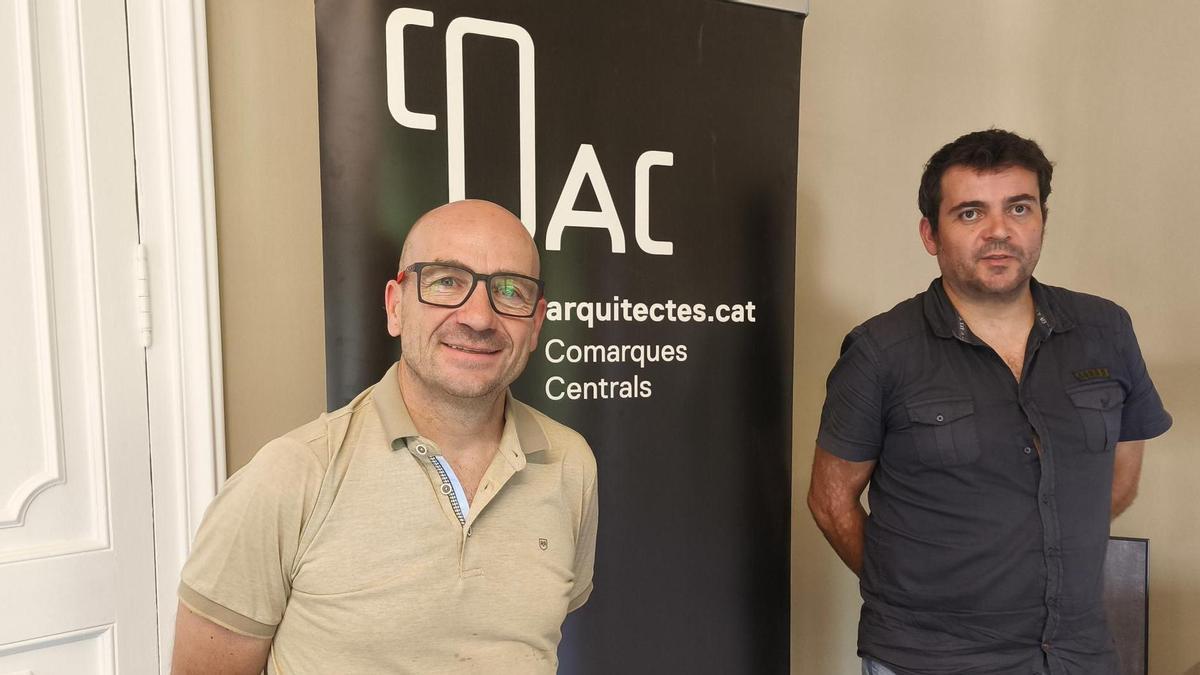 Manel Alcubierre i Jaume Soldevila, a la seu del COAC de Manresa