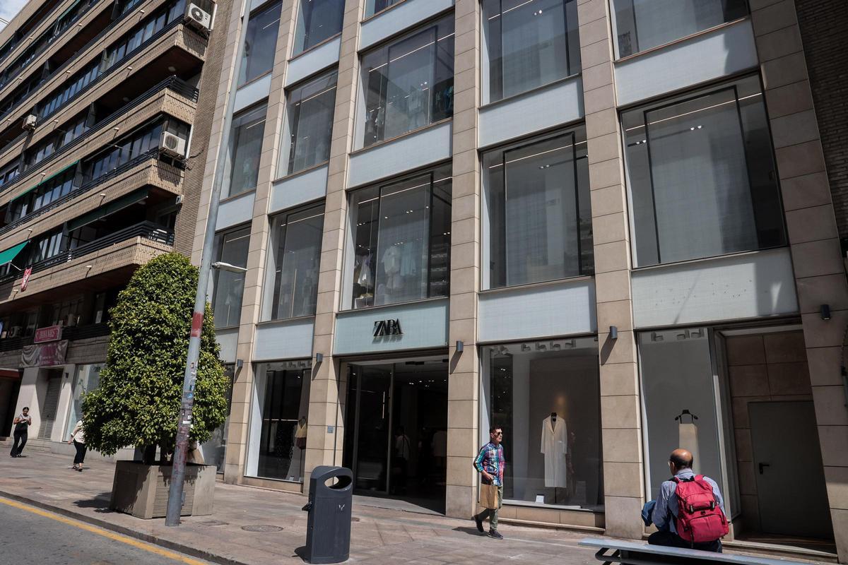 Aspecto actual de la tienda de Zara en la avenida de Maisonnave de Alicante.