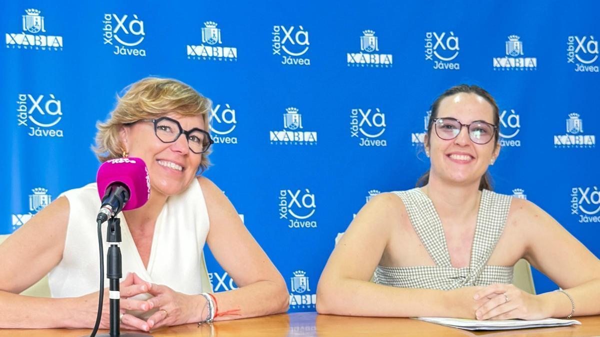 La alcaldesa de Xàbia y la concejala Raquel Violero