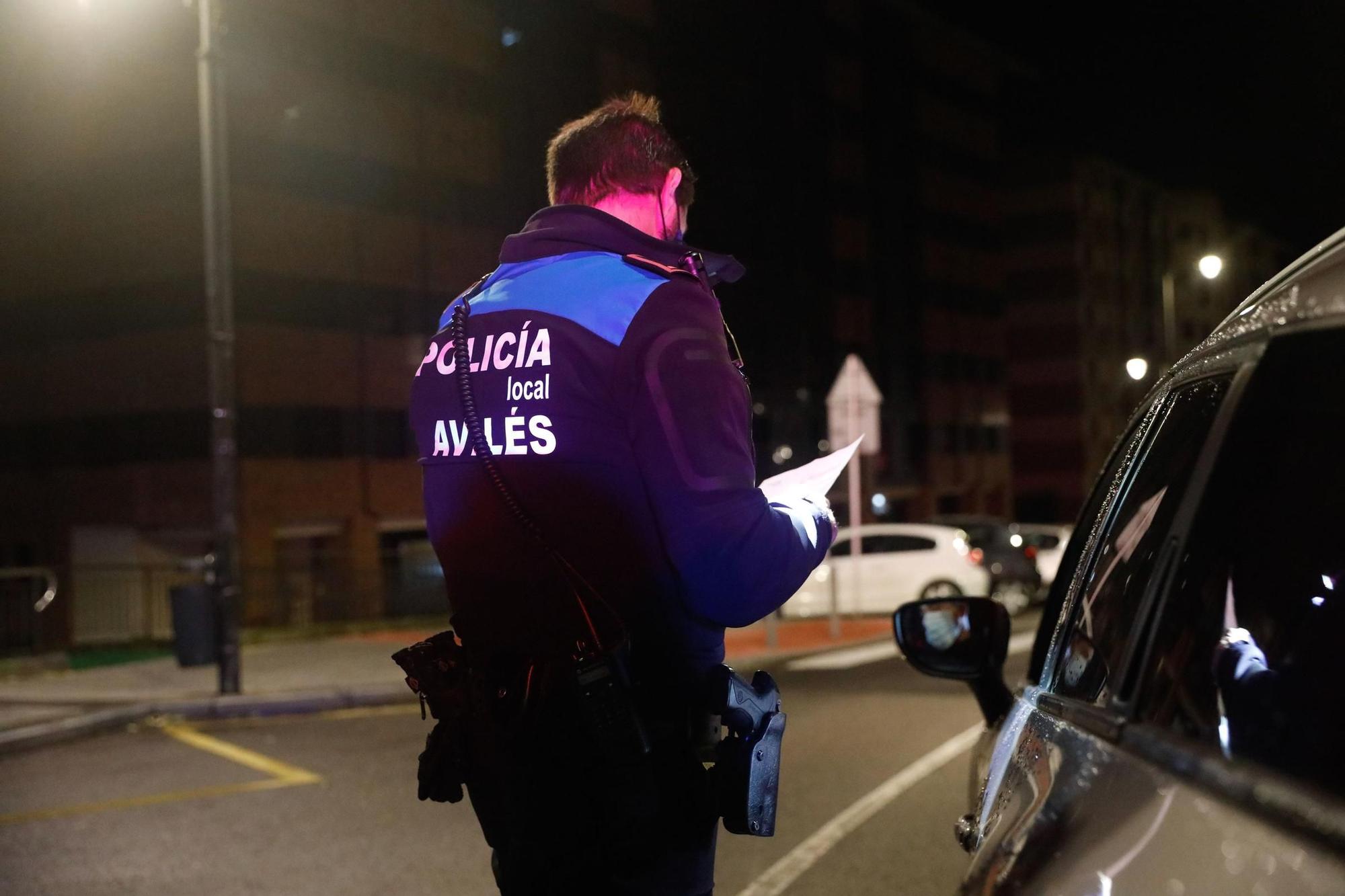 Patrullaje con la Policía Local de Avilés en la primera noche del estado de alarma